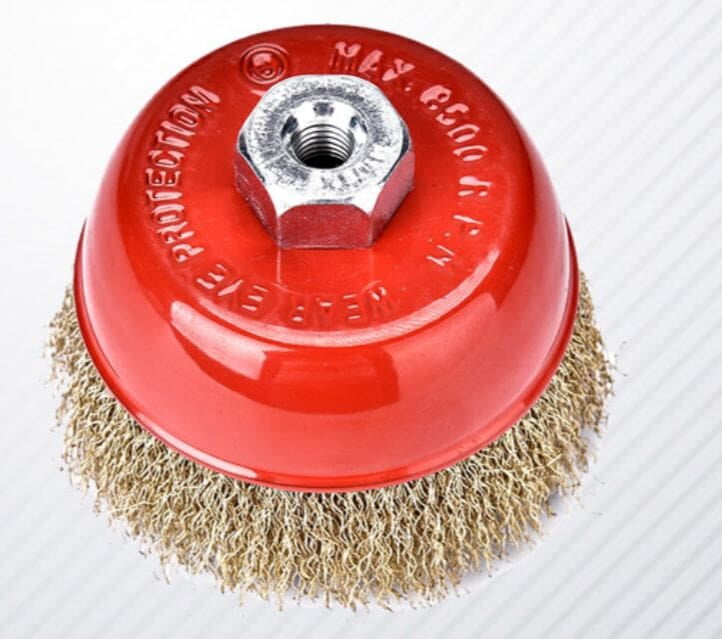 KNOTTED WIRE CUP BRUSH 4"-MPT